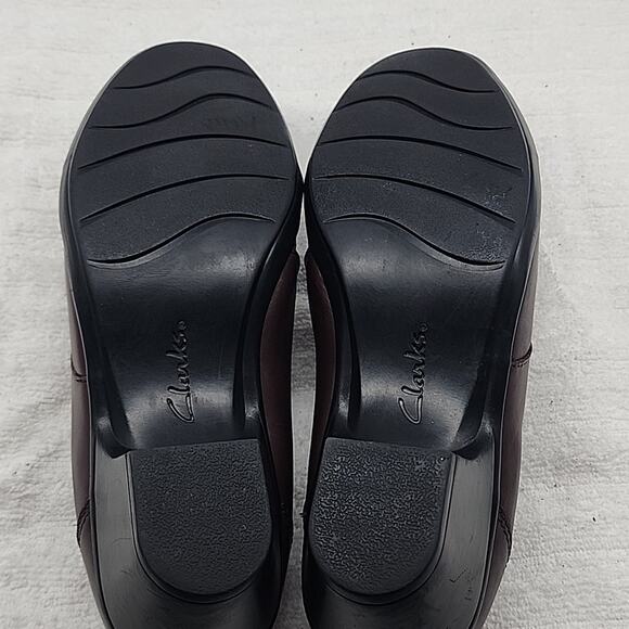 CLARKS BENDABLES BROWN HEELED LOAFERS BOOTIES LEATHER SIZE 8.5W - Picture 15 of 16